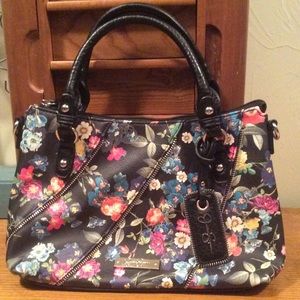 MULTICOLOR FLORAL PURSE ON BLACK